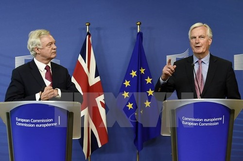 Brexit: Barnier a trois priorités dont les droits des citoyens européens - ảnh 1