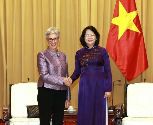 La gouverneure de l’Etat australien de Victoria reçue par Dang Thi Ngoc Thinh - ảnh 1