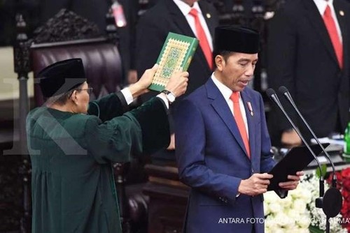 Indonésie : Joko Widodo prête serment pour un second mandat - ảnh 1