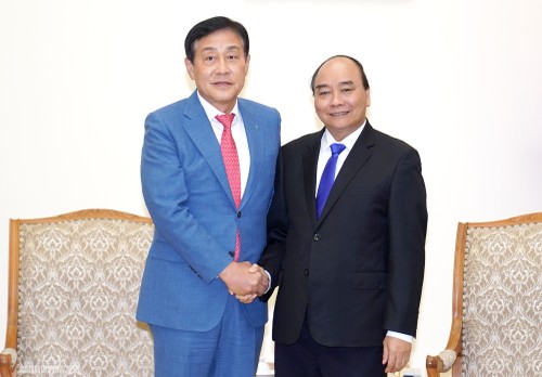 Nguyên Xuân Phuc rencontre le président du groupe Hana  - ảnh 1