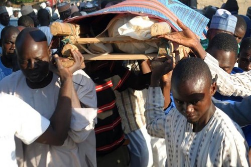 Suicide bomber kills six in Nigerian market - ảnh 1