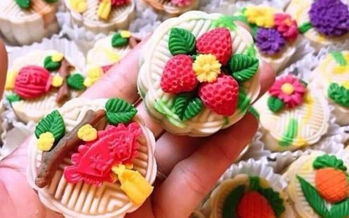 Mini mooncakes popular in Mid-Autumn Festival 2020 - ảnh 1