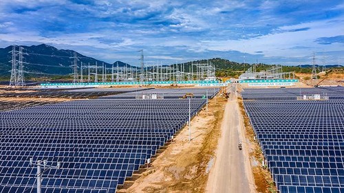 Southeast Asia’s biggest solar power plant inaugurated in Ninh Thuan - ảnh 1