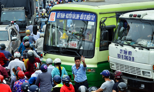 HCMC approves 1st bus rapid transit route - ảnh 1