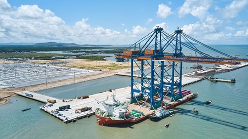 Gemalink port receives first commercial vessel - ảnh 1