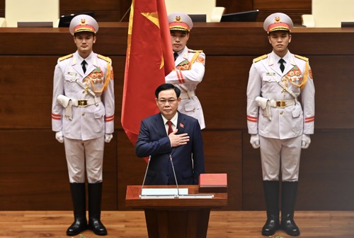 Vuong Dinh Hue elected as Chairman of the National Assembly - ảnh 1