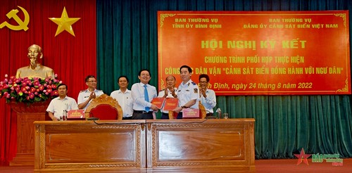 Vietnam Coast Guard pledges to support fishermen in Binh Dinh - ảnh 1