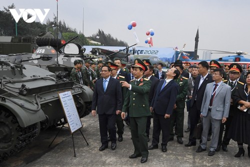 Vietnam International Defense Expo 2022 opens in Hanoi - ảnh 1