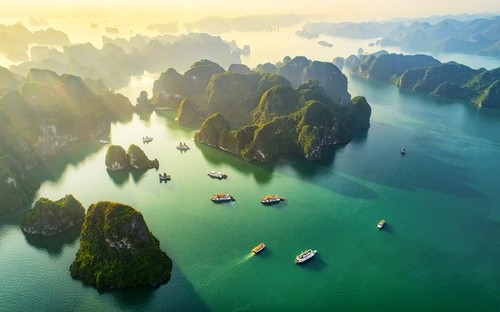 Small ship itineraries in Vietnam amongst best Southeast Asia cruises - ảnh 1