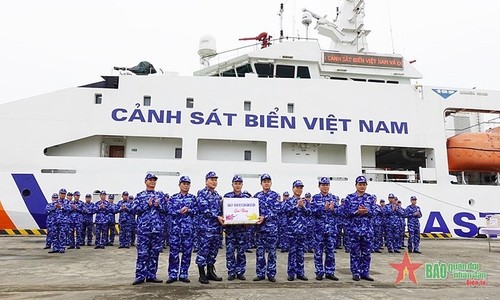 Coast Guards of Vietnam, China hold joint patrol - ảnh 1