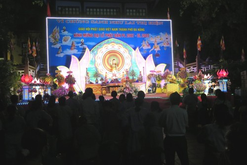 Buddha's birthday celebrated across Vietnam - ảnh 1