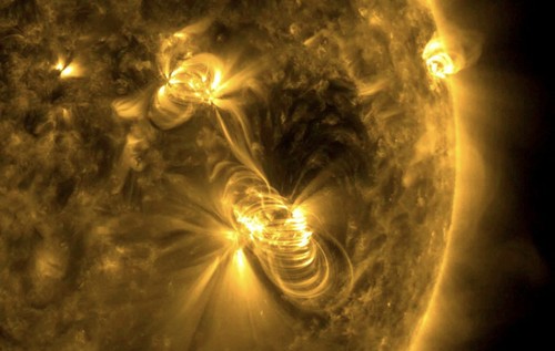 Russian scientists warn of powerful solar flare activity on Monday - ảnh 1