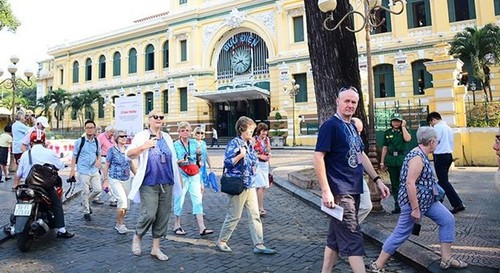 More foreign visitors eye vacations in HCM City: Agoda - ảnh 1