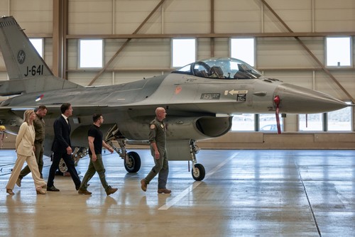 Netherlands, Denmark commit to delivering F-16s to Ukraine - ảnh 1