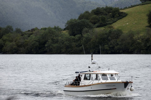Hundreds join largest Loch Ness monster hunt in 50 years in Scotland - ảnh 1