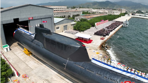 North Korea launches new tactical nuclear attack submarine - ảnh 1