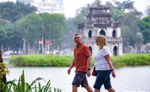Foreign tourists to Hanoi surpass yearly plan - ảnh 1