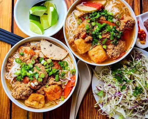 Bun Rieu - Incredibly delicious crab noodles in Vietnam - ảnh 1