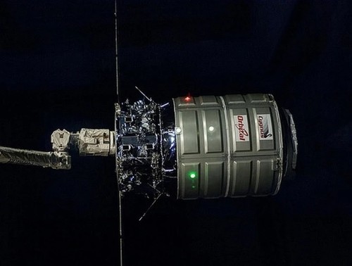 Cygnus cargo spacecraft departs space station - ảnh 1