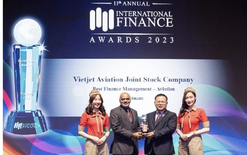 VietJet honoured at International Finance Awards - ảnh 1