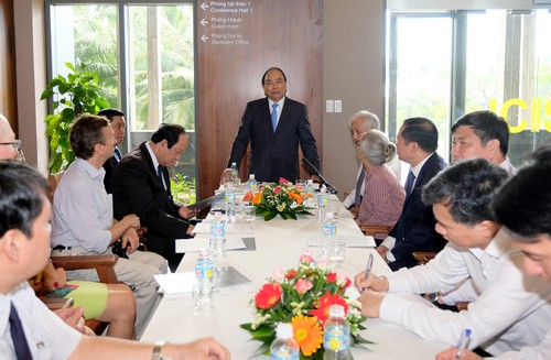 PM Nguyen Xuan Phuc mengunjungi ICISE di Provinsi Binh Dinh - ảnh 1