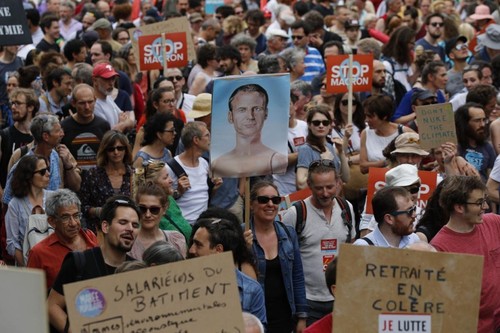 Perancis: Demonstrasi di seluluh negeri untuk memprotes reformasi Presiden Emmanuel Macron - ảnh 1