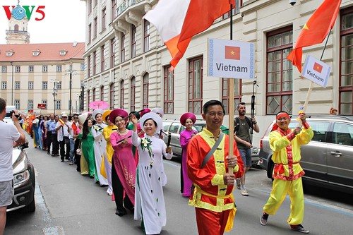 Vietnam ikut serta pada Festival etnis-etnis minoritas  seluruh Czech 2018 - ảnh 1