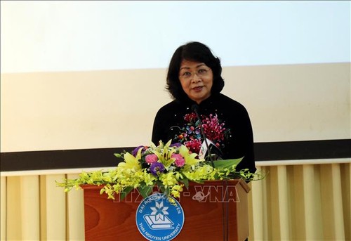 Wakil Presiden Vietnam, Dang Thi Ngoc Thinh: Kualitas pendidikan merupakan tenaga pendorong yang membawa Universitas Thai Nguyen berkembang - ảnh 1