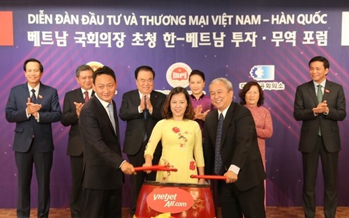 Ketua MN Nguyen Thi Kim Ngan dan Ketua Parlemen Republik Korea, Moon Hee Sang menghadiri Forum Investasi dan Perdagangan Vietnam-Republik Korea - ảnh 2