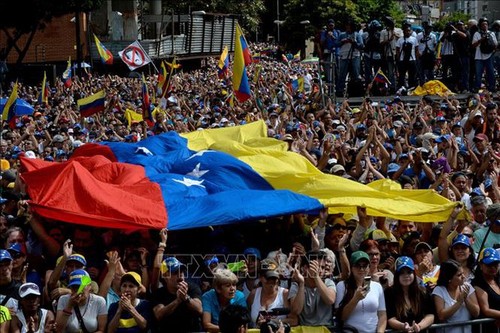 Venezuela menuduh para personil militer pembelot melakukan intrik kudeta dari Kolombia - ảnh 1