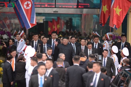 KCNA memuat berita tentang kunjungan Pemimpin Kim Jong-un di Vietnam - ảnh 1