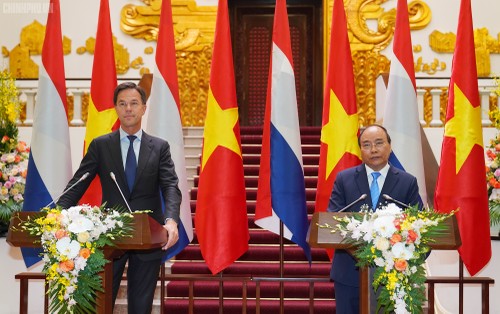 Vietnam-Belanda sepakat meningkatkan hubungan ke kemitraan komprehensif - ảnh 1