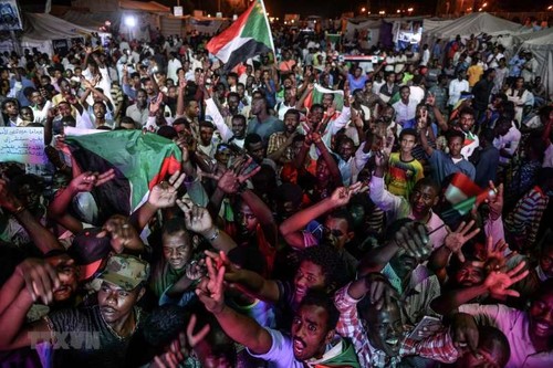 Kudeta di Sudan: Faksi demonstran menolak usulan perundingan TMC - ảnh 1