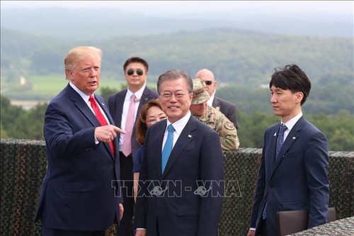 Washington mengumumkan secara terinci tentang hasil pertemuan puncak AS-RDRK di DMZ kepada Seoul   - ảnh 1