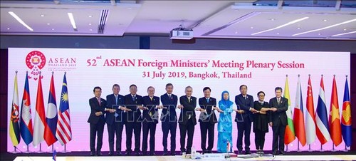 Para Menlu ASEAN menekankan masalah Lat Timur pada konferensi dengan Tiongkok - ảnh 1
