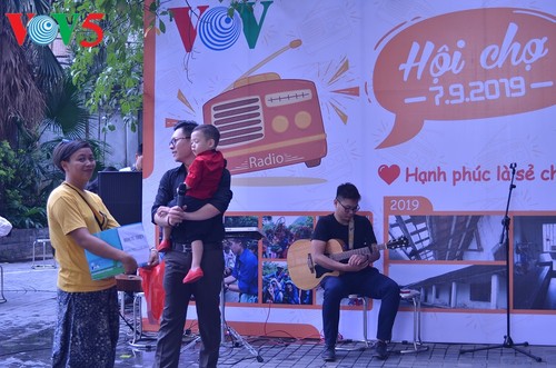 Pekan Raya VOV yang menggembirakan untuk menyambut ultah ke-74  Berdirinya Radio Suara  Vietnam   - ảnh 16