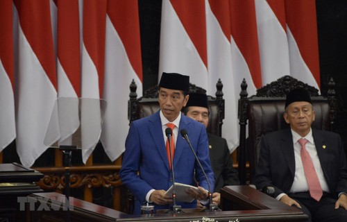 Parlemen Indonesia angkatan baru membacakan sumpah - ảnh 1