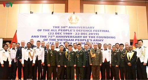 Memperingati HUT ke-75 hari berdirinya Tentara Rakyat Vietnam di Indonesia - ảnh 1