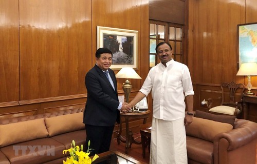 Vietnam dan India memperhebat promosi investasi dan perdagangan bilateral - ảnh 1
