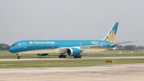 Wabah Covid-19: Vietnam Airlines memberikan informasi tentang pramugari yang kembali dari Inggris pada tanggal 9 Maret - ảnh 1