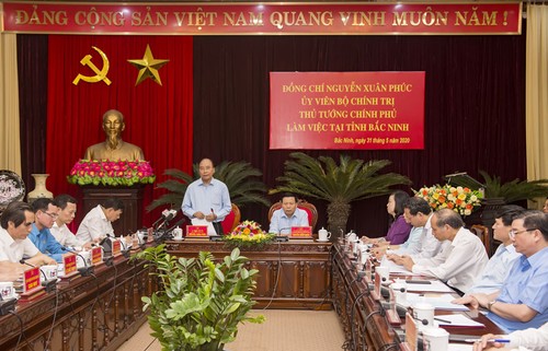 PM Nguyen Xuan Phuc melakukan temu kerja dengan pemimpin Provinsi Bac Ninh - ảnh 1