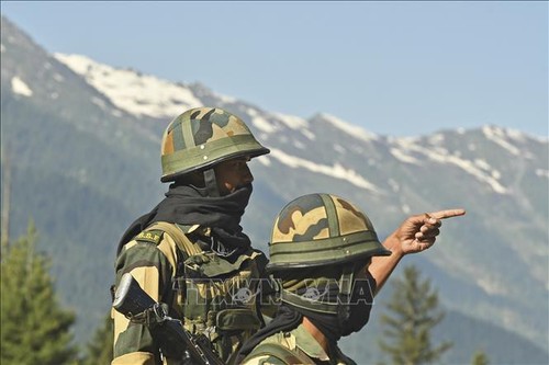 Pejabat pertahanan India-Tiongkok melakukan putaran perundingan ke-4 di perbatasan - ảnh 1
