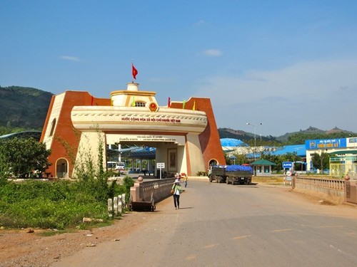 Laos dan Thailand Sementara Membuka Kembali Koridor untuk Mendorong Ekonomi - ảnh 1