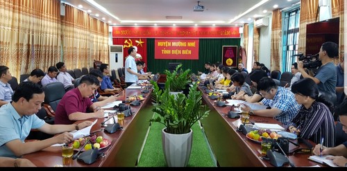 Kabupaten Muong Nhe Memikirkan Tugas Pengembangan Partai - ảnh 1