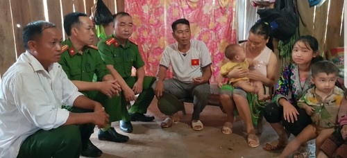 Kabupaten Muong Nhe Memikirkan Tugas Pengembangan Partai - ảnh 2