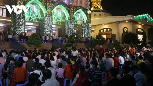 Suasana Natal di Berbagai Daerah Vietnam - ảnh 1
