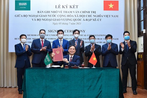 Vietnam dan Arab Saudi Tandatangani Nota Kesepahaman tentang Konsultasi Politik - ảnh 1