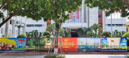 Kota Hanoi Penuh Dengan Bendera dan Bunga Untuk Merayakan Hari Nasional 2 September       - ảnh 9