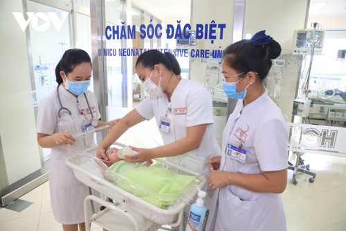 UNICEF Nilai Vietnam telah Capai Kemajuan yang Besar dalam Perawatan dan Perlindungan Anak-Anak - ảnh 1