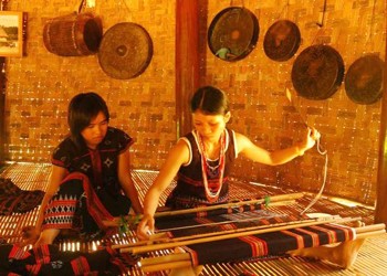 Die Frauen der Co Tu bewahren ihren traditionellen Beruf - ảnh 1